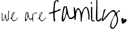 Traumwelten-Zimmermann Wand-Schriftzug we are family – 3 mm Holz – Wanddeko in Schwarz oder Weiß – moderner Deko-Schriftzug für Wohnzimmer, Flur & Eingangsbereich – stilvolle Familien Wandgestaltung