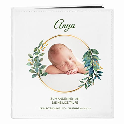 Maverton Fotoalbum zum Selbstgestalten mit Aufdruck, für 240 Fotos 10x15 | 60 Schwarze Seiten, Größe 33x30cm, Weiß, personalisierte Geschenke für Baby zur Taufe Geburt, Geburtstagsgeschenk