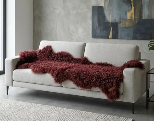 Kuhfelle Online & Nomad Tibet Doppel-Lammfell Couchauflage 160 x 60 cm – Echtes Lammfell – Gelockt & Extra Weich – Sofa- & Bettauflage aus Naturfell – Weinrot