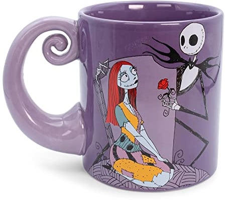 Nightmare Before Christmas Keramiktasse mit Spiralgriff und Aufschrift Silver Buffalo the Jack und Sally