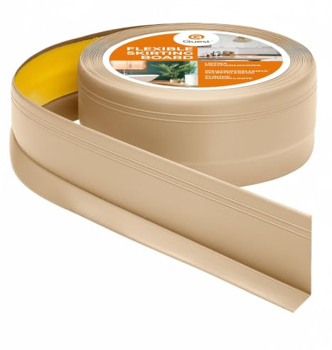 Quest Weichsockelleiste PVC 50x20 mm Dekor gefräst - Sand, 20 m | Knickleiste mit dekorativen Fräsungen, flexibel zuschneidbar, für Küche, Bad & Flur, UV-beständig & wasserabweisend