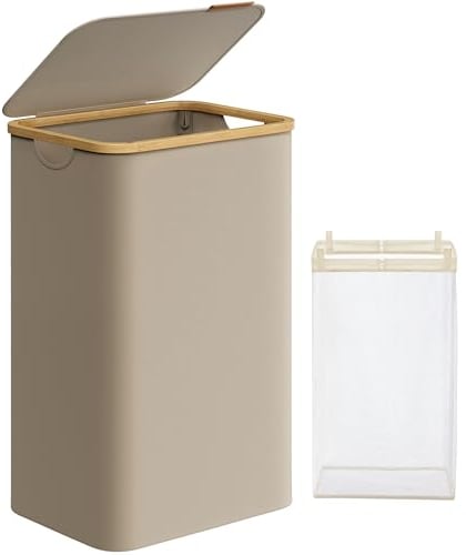 SONGMICS Wäschekorb mit Deckel, Wäschesammler 90 L, herausnehmbarer Wäschesack, Oxford-Gewebe, Griffe aus Bambus, zusammenklappbar, 42 x 32 x 70,5 cm, kamelbraun LCB509N01V1