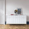 BETTSO - Nova KSZ-154 - Kommode - Schminktisch - Komodenschrank - 83 cm hoch, 154 breit - 3 Schubladen, Geriffelt - für Wohnzimmer - Modern, Glamour - Weiß - mit goldenen Griffen und Beinen