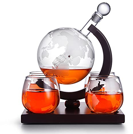 Dekanter,Whiskey Karaffe Globus,Whiskyset inkl. Glaskaraffe und 4 Whiskygläsern mit gravierter Weltkarte, Segelschiff im Globus mit luftdichtem Verschluss und Holztablett,Wiskey Geschenke Männer