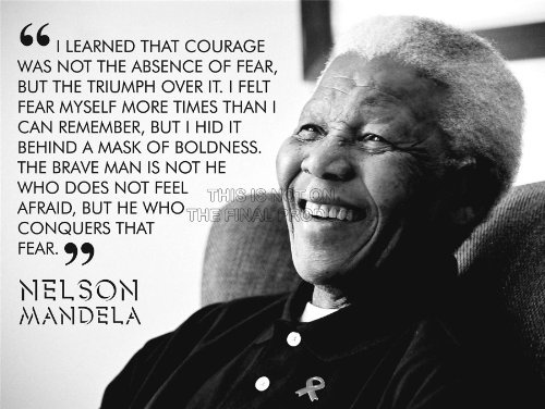Wee Blue Coo LTD I Learned That Courage Nelson Mandela BW Typography Quote 12x16 Poster Schwarz-Weiß-Bild Typografie Zitat