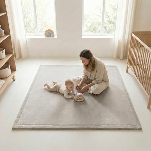 Sanosoft® Krabbelteppich für Babys – Samtweiche & Kuschelige Spielmatte – rutschfest, Schadstoffgeprüft & Öko-Tex zertifizierte Krabbelmatte (Hellgrau, 100x150cm)