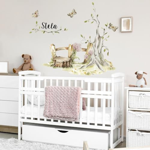 INSPIO Wandtattoo Woodland - Schmetterlinge auf der Wiese mit dem Namen des Babys (N.1. Pinke Blumen)