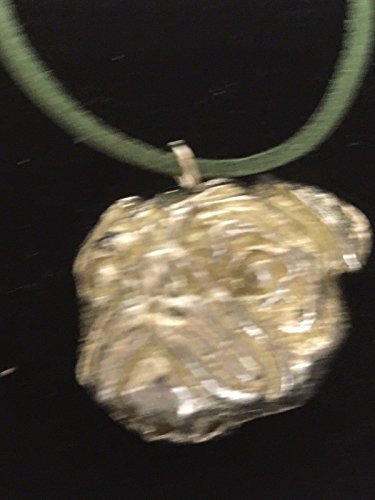 Giftsforall TG79 Halskette mit Mops-Motiv, massiver Kopf eines Mops, aus feinem englischen Zinn, 45,7 cm, Grün