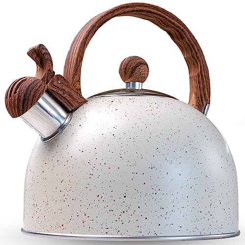 La Moustache - Hervidor de Agua Silbante【2,5L】de Acero Inoxidable para 10 Tazas | sin BPA, Ø23 cm Apto para Inducción, Gas y Vitrocerámica con Asa Ergonómica Antiquemaduras, Diseño Vintage (Beige)