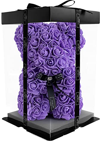 Infinity® Rosenbär Lila 25 cm – Handgefertigter Bär mit Geschenkbox & über 300 duftenden 3D-Rosen – Geschenk für Frauen, Geburtstag oder Jahrestag