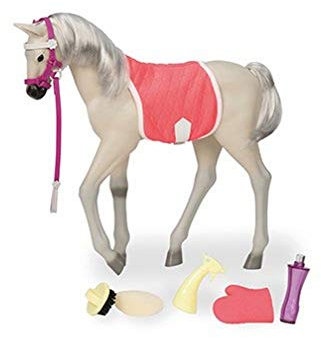 Unsere Generation – Spielzeugpferd – Pflegeset – Puppenzubehör (46 cm) – Rollkoffer – Ausziehbarer Griff – Spielzeug für Kinder ab 3 Jahren – Mustang-Fohlen