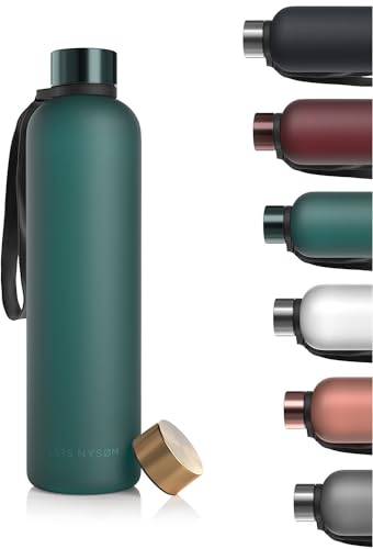LARS NYSØM Botella de Agua 1l | Botella Agua | Cantimplora Deportiva Tritan Ultraligera a Prueba de Fugas, Apta para el Ácido Carbónico | 2 Tapas Incluidas (Pine Green, 1000ml)