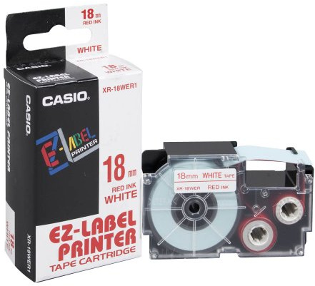 CASIO XR-18WER1 Beschriftungsband 18 mm für Labelprinter, Weiß auf Rot | Bandbreite 18 mm; Druckfarbe Weiß, Bandfarbe Rot; passend für CASIO Labelprinter.