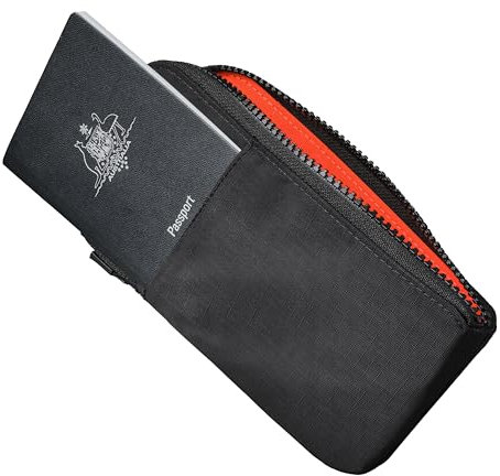 ALPAKA Schwarze Reisebrieftasche mit Reißverschluss – Bewahren Sie Ihr Reisezubehör effizient auf – 3 Innentaschen für Ihren Reisepass und mehr – 2 Kartenfächer – Hergestellt aus recyceltem und