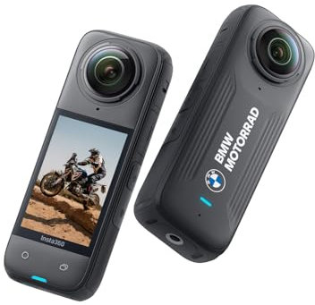 Insta360 X4 BMW Motorrad Edition - Telecamera d'azione 360° 8K impermeabile, video grandangolare 4K, effetto Selfie Invisibile, copriobiettivo rimovibile, 135 min di autonomia, stabilizzazione