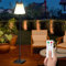 Postlucky Solar Stehlampe Outdoor Stehlampe mit Lichtsensor Dimmbar Warmweiß und RGB Akku Stehlampe Kabellos 2-in-1 Aufladbar LED Stehlampe Outdoor Wasserdicht für Außen Garten Terrassen (Quadrat)
