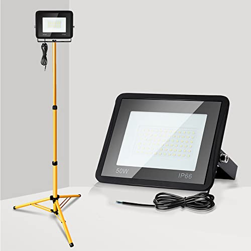 Yakimz LED Baustellenstrahler mit Teleskopstativ, 50W Warmweiß Arbeitsleuchte IP66 Wasserdicht 3000K Scheinwerfer 4250LM, Baulampe Innen Außen,Höhenverstellbar (mit 1m Kabel,kein Stecker)