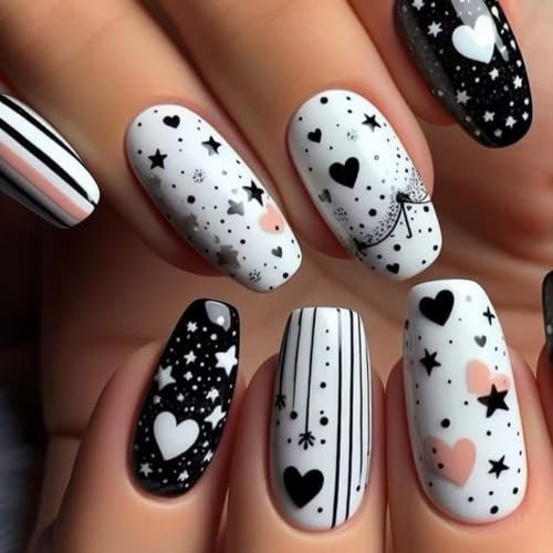Short Square Press on Fake Nails Heart Black White Nail Art Decoration Valentine's Day Manicure for Women and Girls 24pcs