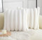 Neelvin 2er Set Plüsch Kissenhülle Kunstpelz Gemütliche Weiche Gestreifte Dekorative Kissenbezug Kissenbezüge Dekokissen Zierkissenbezug Sofakissen Cream Weiße 40x40 cm für Sofa Schlafzimmer