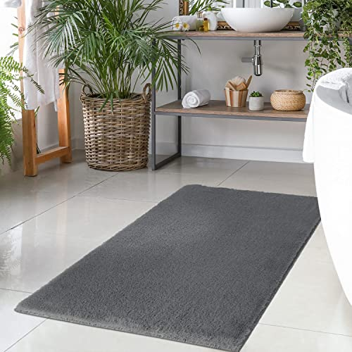 Badteppich Dunkelgrau - 80x150 cm Einfarbig - Badematte rutschfest, waschbar, weich, saugfähig, schnelltrocknend - Badvorleger Hochflor Soft Touch Badezimmer