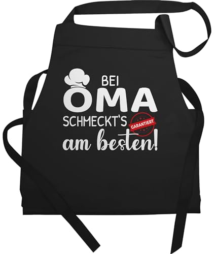 Schürze Geschenk - Erwachsene - Bei Oma schmeckts am besten - Garantiert - Geschenkideen Oma Weihnachten Omi Geburtstag - 60x87 - Schwarz - omas küchenschürze weimachtsgeschenke kochschürze für