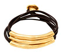 UNO de 50 Pulsera De Tres Vueltas, Con Base De Cuero Marrón Y Detalles Tubulares De Metal Bañado En Oro