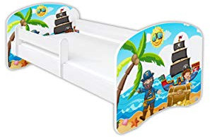 Clamaro 'Schlummerland' Kinderbett 80x180 (bis 150kg belastbar) mit Motiv, Rausfallschutz, Kantenschutz, Matratze und Lattenrost | Jugendbett Weiß | Motiv: 50 Piratenschatz
