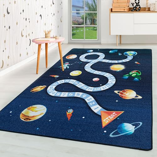 HomebyHome Kurzflor Kinderteppich für Jungen und Mädchen 140 x 200 cm Marineblau Planet Design - Waschbarer Teppich Extra Weich und Antiallergen - Teppich für Kinderzimmer, Babyzimmer und Spielzimmer