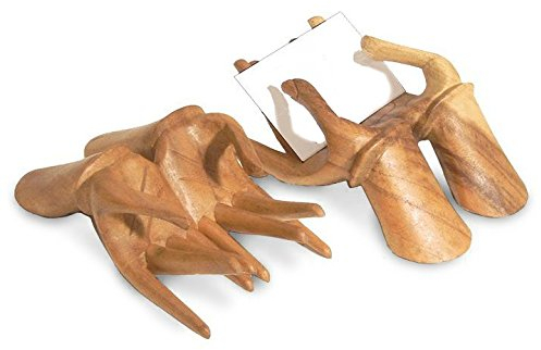 TEMPELWELT Deko Figur Hände Halter für Visitenkarten aus Soar Wood Holz braun, Länger 15 cm Handmade, Ständer ThekeTresen für Kärtchen Gutscheine