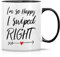 Retreez Lustige Tasse mit Aufschrift I'm So Happy I Swiped Right, 325 ml, Keramik, lustig, sarkasmus, motivierend, inspirierend, Geburtstagsgeschenke, weiße Tasse mit schwarzem Griff und Innenseite
