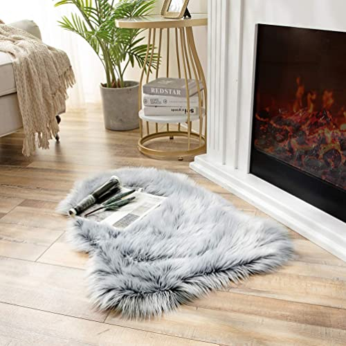 JXLOULAN Faux Lammfell Schaffell Teppich Grau 75 x 120 cm, Longhair Fell Kunstfell Weicher Flauschiger Teppich Wohnzimmer, Lammfellimitat Carpet für Stühle Schlafzimmer Kinderzimmer