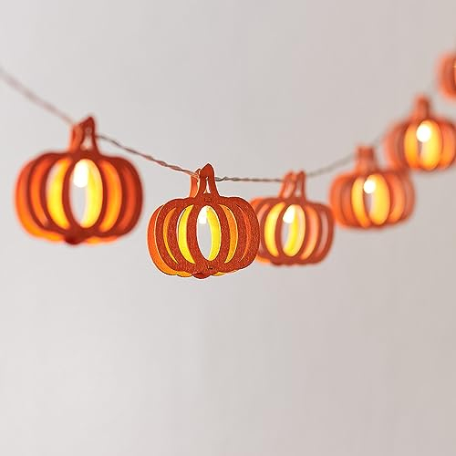 Lights4fun 10er LED-Kürbis-Lichterkette aus Holz – batteriebetriebene Herbst-Deko für den Innenbereich – mit praktischem Timer – Halloween-Dekoration für Kinder & Erwachsene