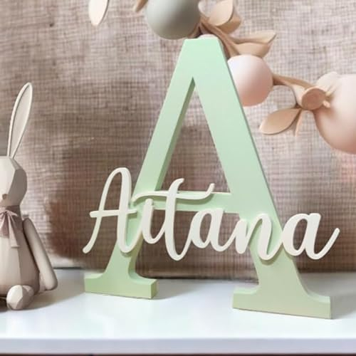 Lettre décorative avec nom personnalisé à poser ou à accrocher. Choisissez parmi différentes tailles et couleurs. Idéale pour la chambre d'enfant, cadeau origina