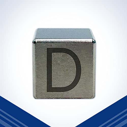 Gravierter Wolfram-Würfel, 1,3 cm (T).