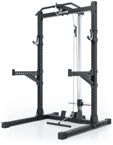 Atletica R7 Rider | Plate Load Version | Squat Rack mit integriertem Latzug. Modular ausbaubar mit Deadlift Station. In Zwei Höhen verfügbar. Optional mit 125kg Steckgewichten