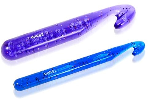 ElevateTech Large Crochet Hooks 25mm and 15mm, Ergonomic Handle Huge Crochet Hooks for Chunky Yarn Professional Huge Crochet Needles Crochet Hook for Beginners and Crocheting Yarn (Purple Blue)