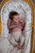 Anano Gewicht Reborn Baby Vollsilikon Lebensecht Mädchen 45 cm Reborn Baby Puppe Realistische Babypuppe Sammlerpuppe Mit Lebensechten Details & Vollständigem Zubehör (Lila Hemd+Hose)