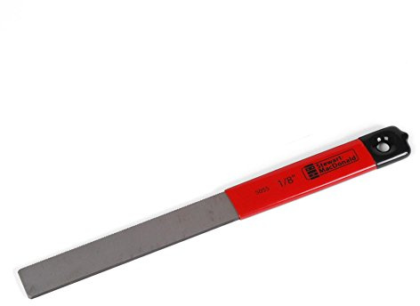 StewMac lima per sede capotasto, larghezza 1/8 (3,18 mm) | La base piatta da 3,18 mm pulisce e livella la sede del capotasto, migliorando appoggio, allineamento e trasferimento.