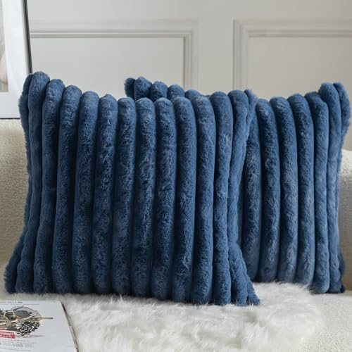 Mandioo 2er Set Kissenbezug gestreiftes Künstlich Pelz Superweich Kissen Flauschig Modern Kissenhülle Deko Sofa Wohnzimmer Schlafzimmer Kissenbezüge 65 x 65 cm Blau