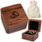 Holz Ringbox Ringschatulle mit personalisierter Wunschgravur - Motiv: Ringe ineinander - braunes Ringkissen - mit Geschenkbeutel - Made in Germany - Verlobung, Hochzeit - Paar, Love
