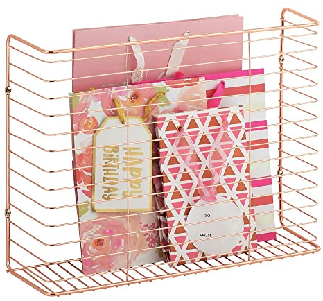 mDesign Wandregal für Zeitschriften und Bücher – stilvolle Ablage zur Wandmontage aus Metalldraht für Flur, Wohnzimmer und Büro – kompaktes Metallregal – rotgold