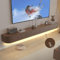 Ribanedy Massivholz Moderner Schwebender TV-Ständer mit LED-Beleuchtung | Wandmontierte Entertainment-Konsole mit Klapptüren | TV-Bank für Wohnzimmer & Büro (Braun, 220 cm)