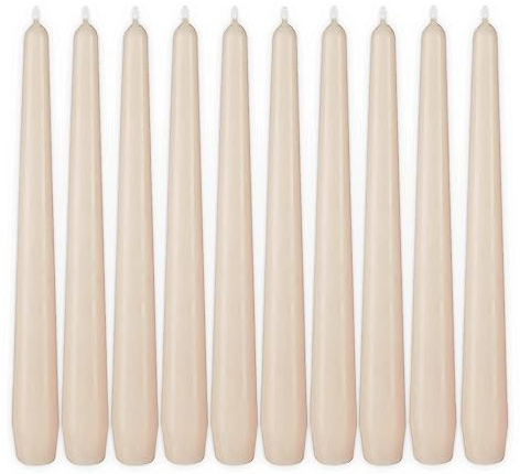 BRUBAKER Premium Spitzkerzen Champagner - 20 Stück - bis zu 7,5 Stunden Brenndauer pro Kerze - 24 cm Tafelkerzen Set für Kerzenständer und Kronleuchter - Leuchterkerzen Halterkerzen
