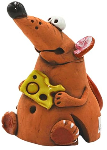 Dekohelden24 Handgemachte Keramik, Keramikmaus mit einem Stück Käse in der Hand als Räucherfigur, Räuchermann aus Ton als Maus, Dekofigur mit Räucherfunktion, L/B/H: 7 x 7 x 10cm.