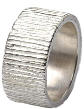 Breiter massiver Silberring mit Riffelstruktur
