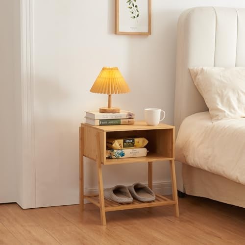 [en.casa] Mesa Auxiliar con 1 Compartimento Abierto y 1 Estante de Rejilla para Pantuflas Mesita de Noche Diseño Atemporal Mesa de Sofá Bambú 50x45x36 cm - Natural