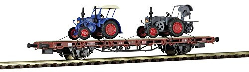 H0 Flat wagon with 2 old tractors