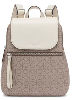 Calvin Klein Damen Reyna Signature Key Item Flap Rucksack, Mandel/Taupe/Weiß, Einheitsgröße
