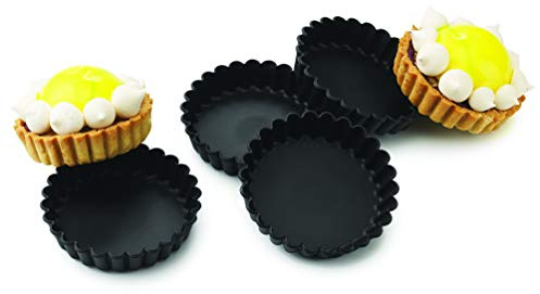 MatferBourgeat Exoglass Round Fluted Tartlet Mould - 100mm 4 (Pack 12) | Non-stick properties and 4-inch imperial sizing recover key bake specs, optimized for commercial pastry prep.