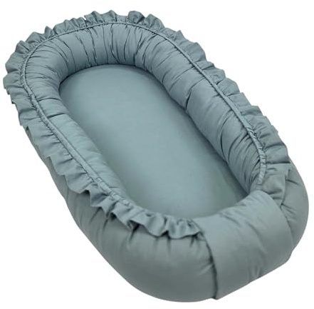 Wiklinopol Babynest 85x45 cm aus 100% Baumwolle, Khaki mit Rüschen | Liegefläche 70x30 cm, Bezug bei 30 °C waschbar, leicht und tragbar, für Zuhause und unterwegs